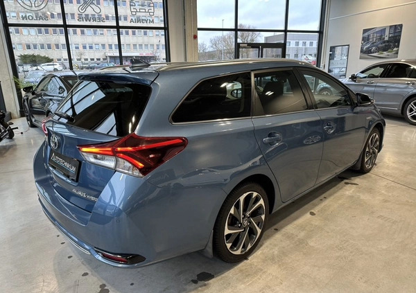 Toyota Auris cena 59900 przebieg: 204900, rok produkcji 2015 z Wolin małe 211